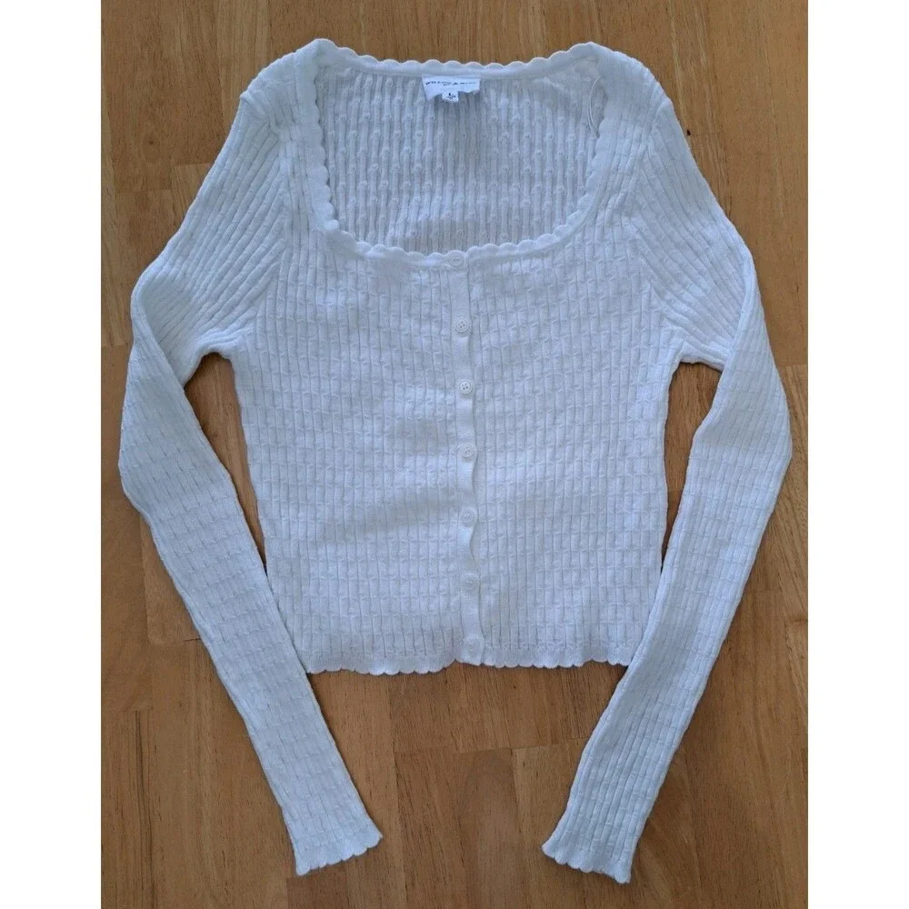 Willow & Wind White Ribbed V-Neck Button-Up Long Sleeve Cropped Cardigan Top, L